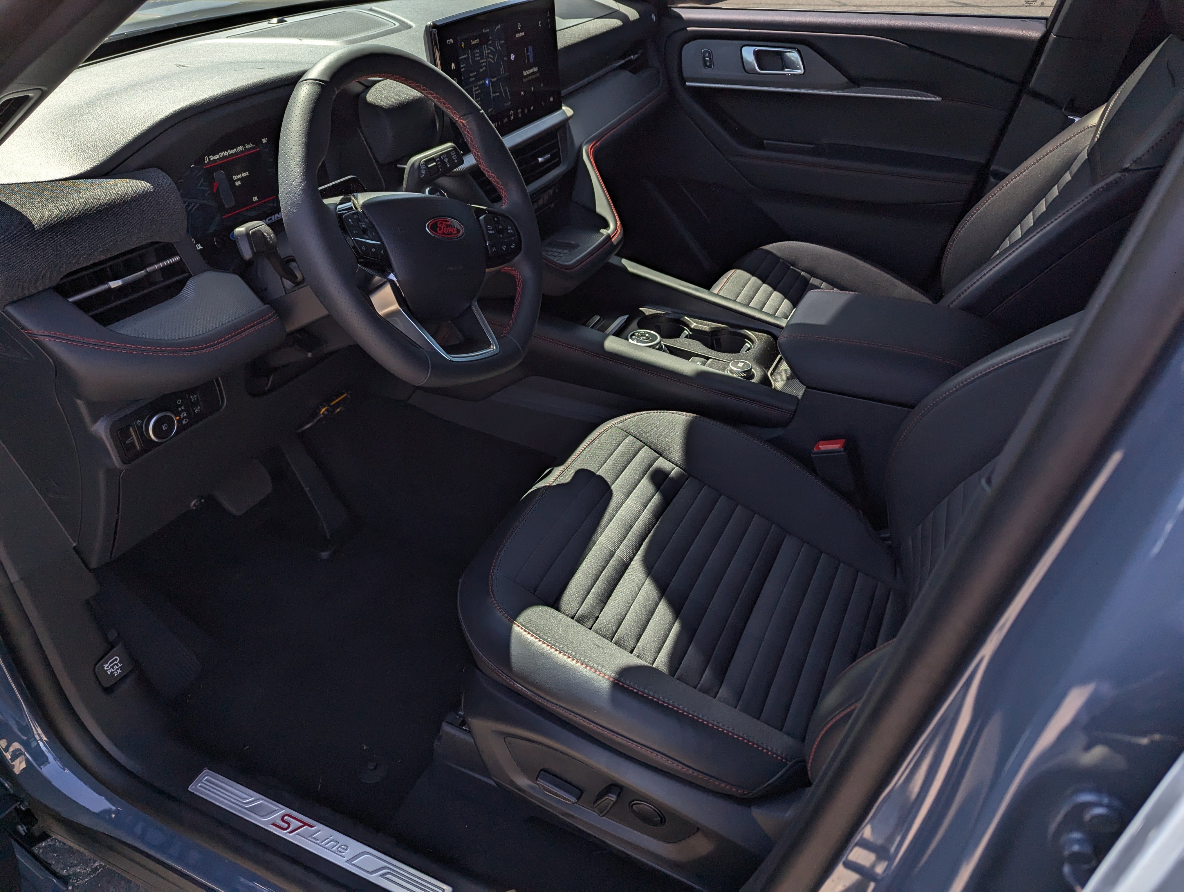 Certified 2025 Ford Explorer ST-Line w/ Premium Package image 10