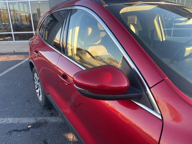 Certified 2020 Ford Escape Titanium w/ Titanium Premium Package 2.0 image 10