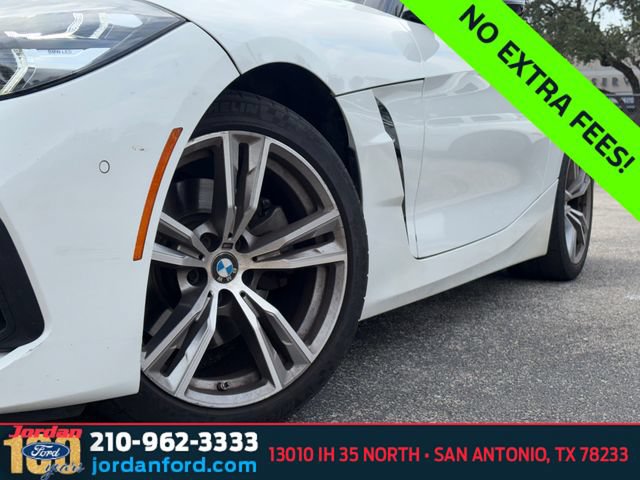 Used 2025 BMW Z4 sDrive30i RWD image 2
