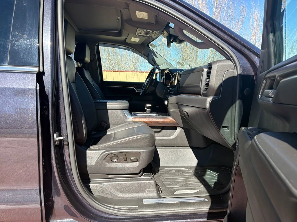 Used 2022 GMC Sierra 1500 SLT w/ SLT Premium Plus Package AWD/4WD image 34