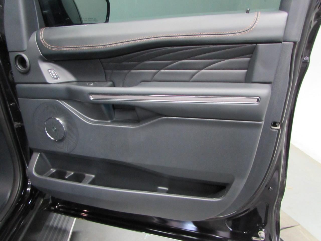 Certified 2024 Ford Expedition Platinum AWD/4WD image 17