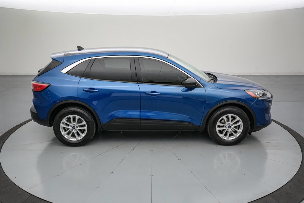 Certified 2022 Ford Escape SE w/ Convenience Package AWD/4WD image 3