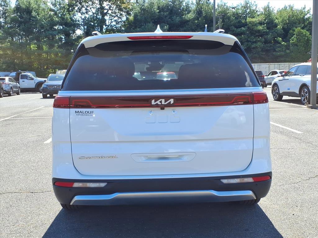 Used 2022 Kia Carnival SX Prestige image 6
