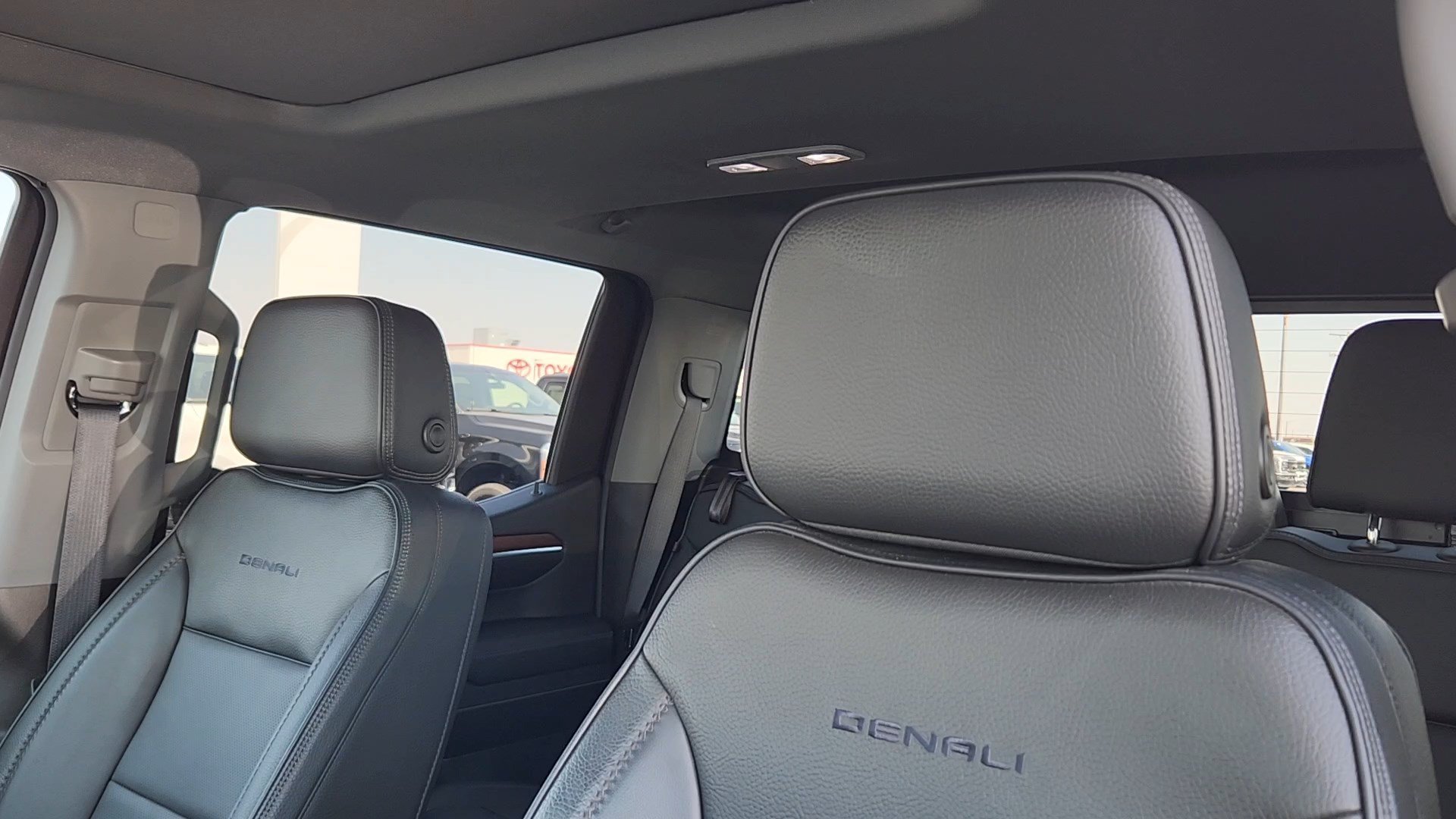 Used 2023 GMC Sierra 1500 Denali AWD/4WD image 10