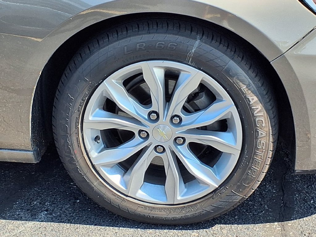 Used 2020 Chevrolet Malibu LT FWD image 25