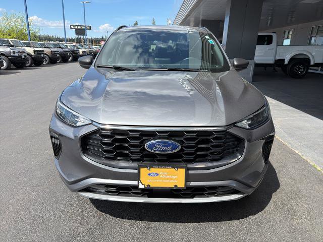 Certified 2023 Ford Escape ST-Line AWD/4WD image 2