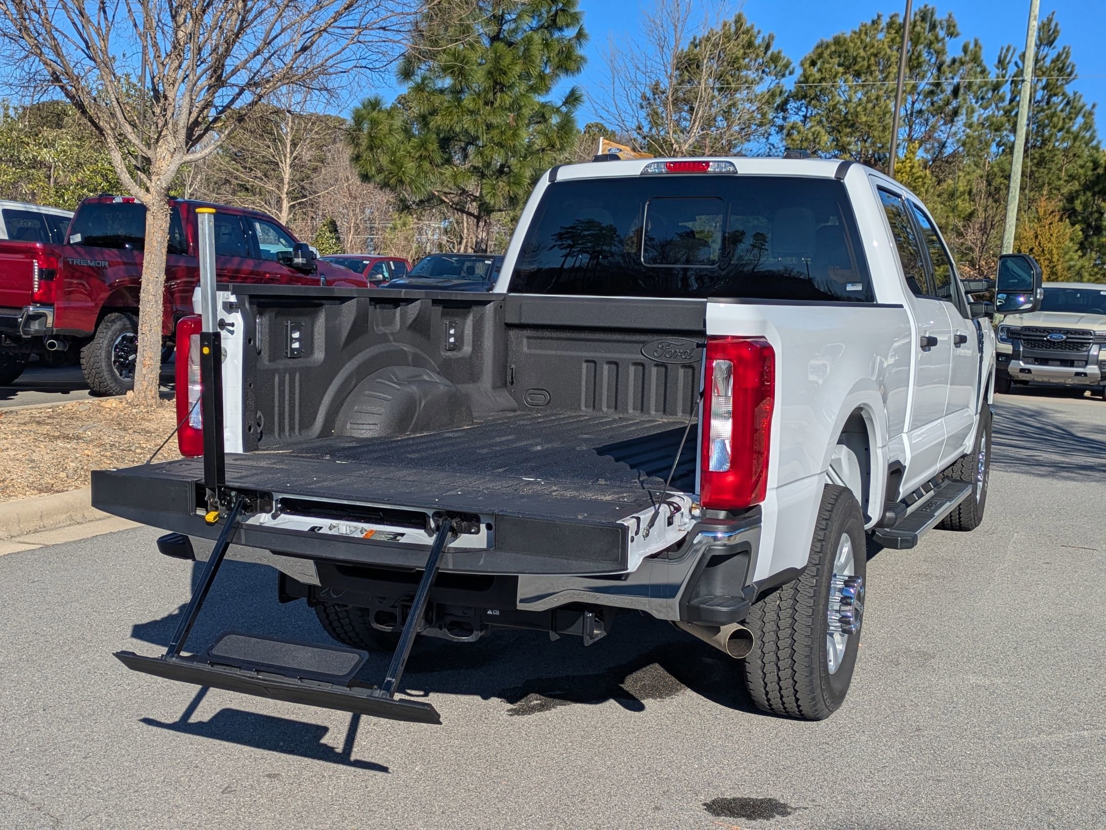 Certified 2024 Ford F250 XLT w/ FX4 Off-Road Package image 8