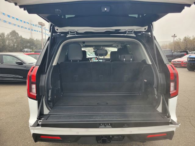 Certified 2025 Ford Expedition Active image 8