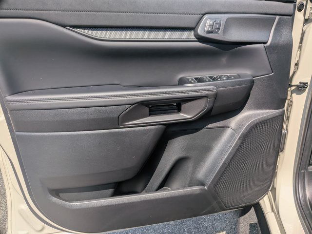 Certified 2025 Ford Ranger Raptor AWD/4WD image 13
