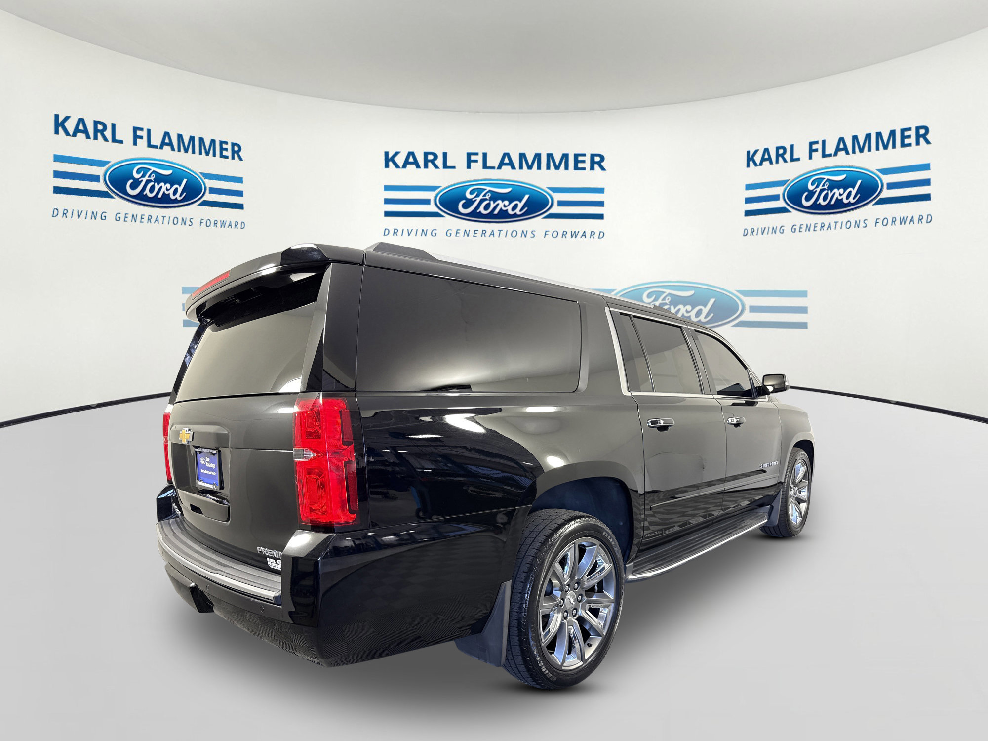 Used 2019 Chevrolet Suburban Premier image 3