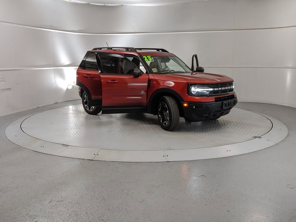 Certified 2023 Ford Bronco Sport Outer Banks w/ Tech Package image 9