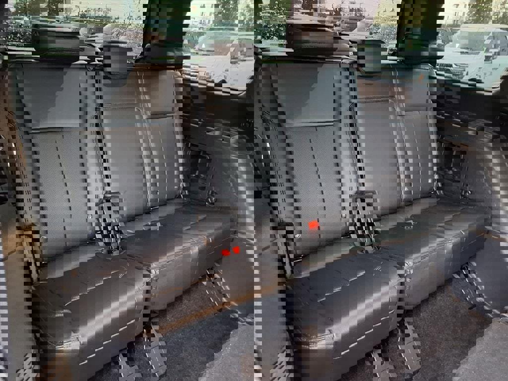 Certified 2019 Ford Expedition XLT w/ Equipment Group 202A image 7