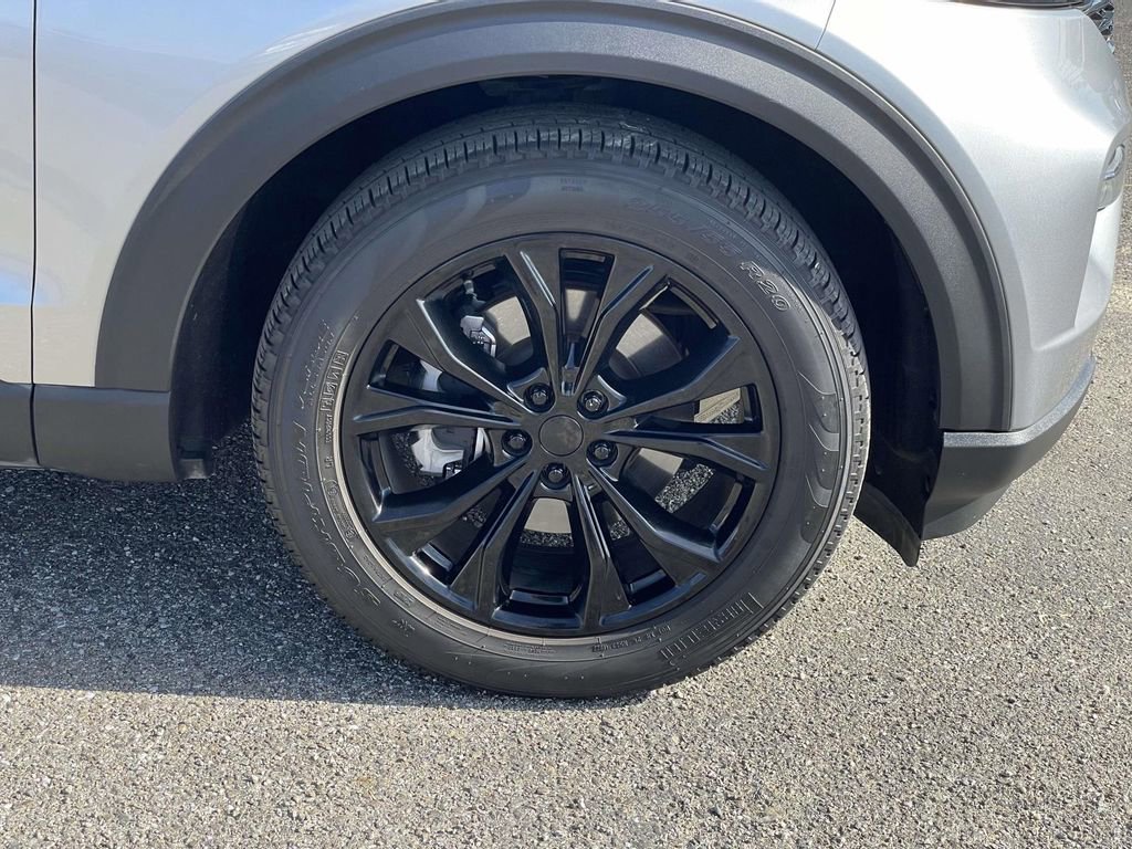 Certified 2021 Ford Explorer XLT w/ Equipment Group 202A image 32