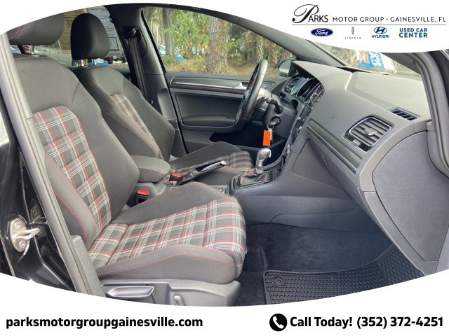 Used 2018 Volkswagen Golf 4-Door image 14