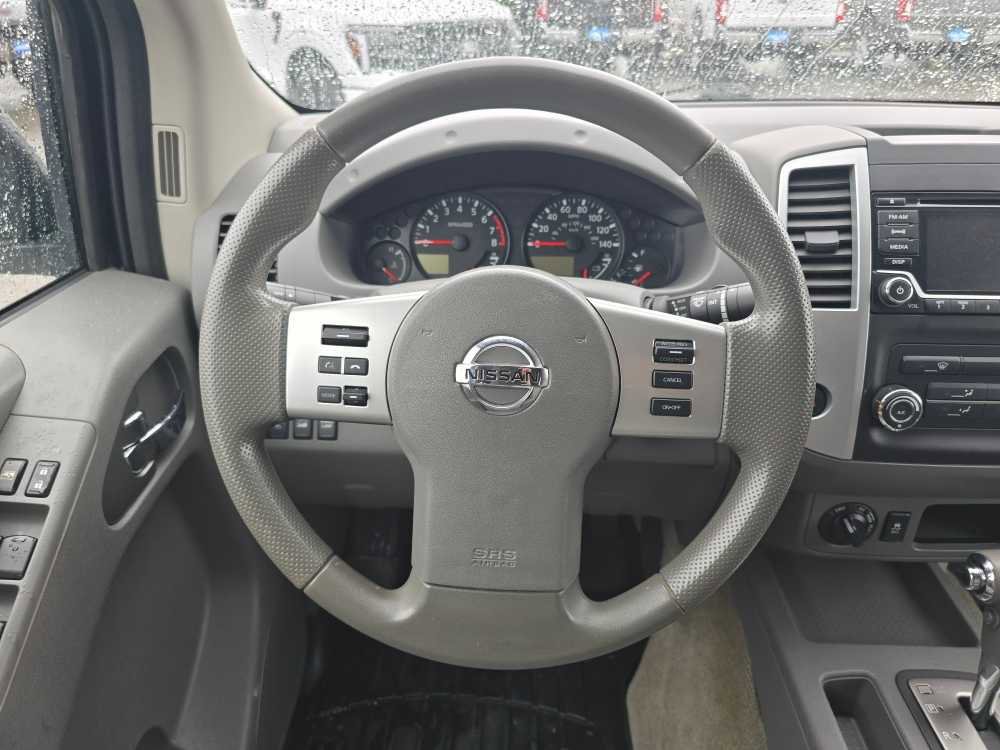 Used 2017 Nissan Frontier SV image 11