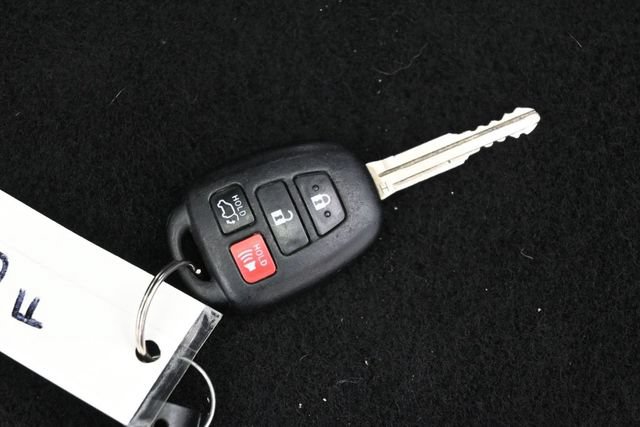 Used 2017 Toyota RAV4 XLE FWD image 36
