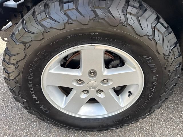 Used 2017 Jeep Wrangler Sport w/ Quick Order Package 24S AWD/4WD image 11