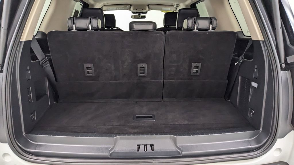 Certified 2024 Ford Expedition XLT image 8