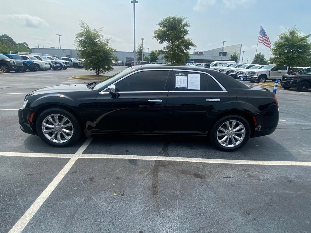 Used 2018 Chrysler 300 Limited AWD/4WD image 4