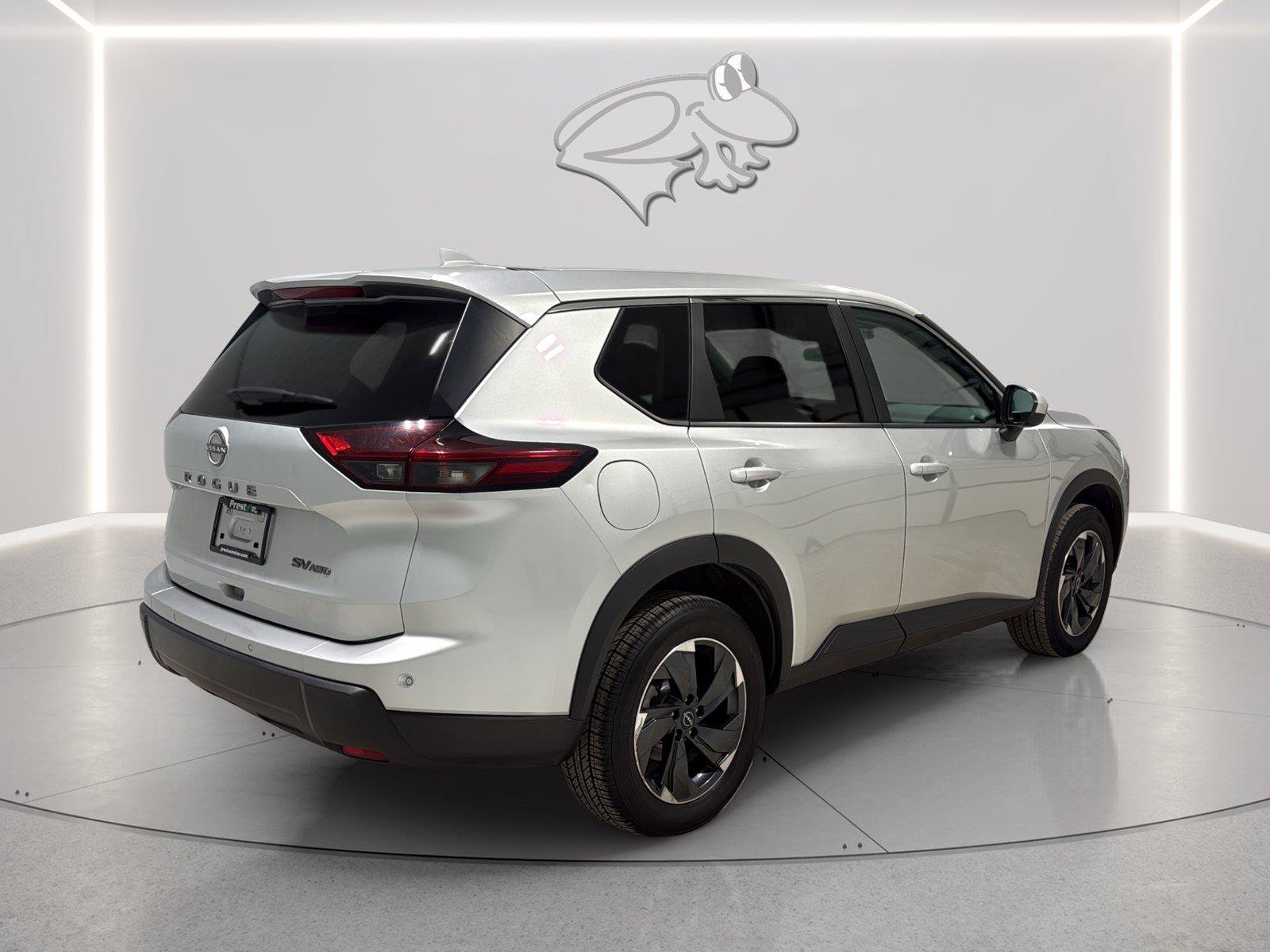 Used 2024 Nissan Rogue SV AWD/4WD image 5