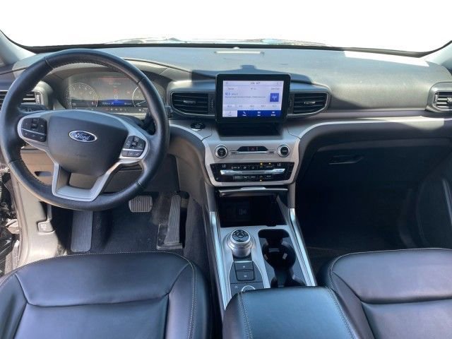 Certified 2021 Ford Explorer XLT w/ Equipment Group 202A AWD/4WD image 4
