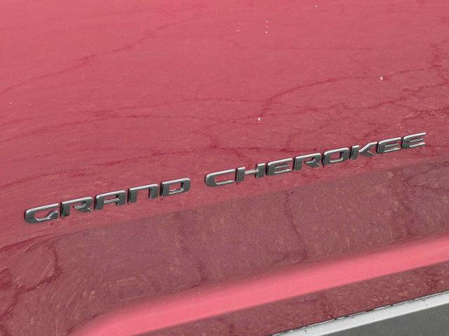 Used 2023 Jeep Grand Cherokee Altitude AWD/4WD image 11