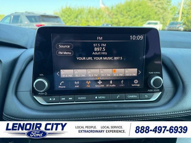 Used 2024 Nissan Rogue SV FWD image 23