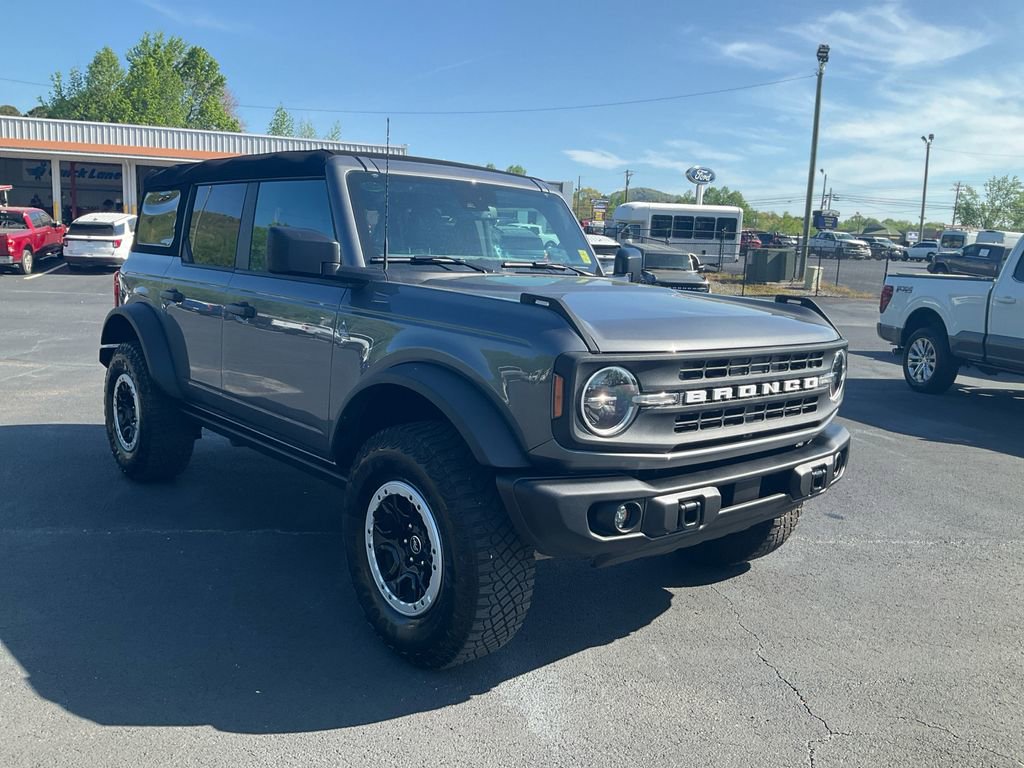 Certified 2024 Ford Bronco Black Diamond w/ Sasquatch Package AWD/4WD image 3