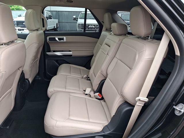 Certified 2023 Ford Explorer XLT w/ Equipment Group 202A AWD/4WD image 10