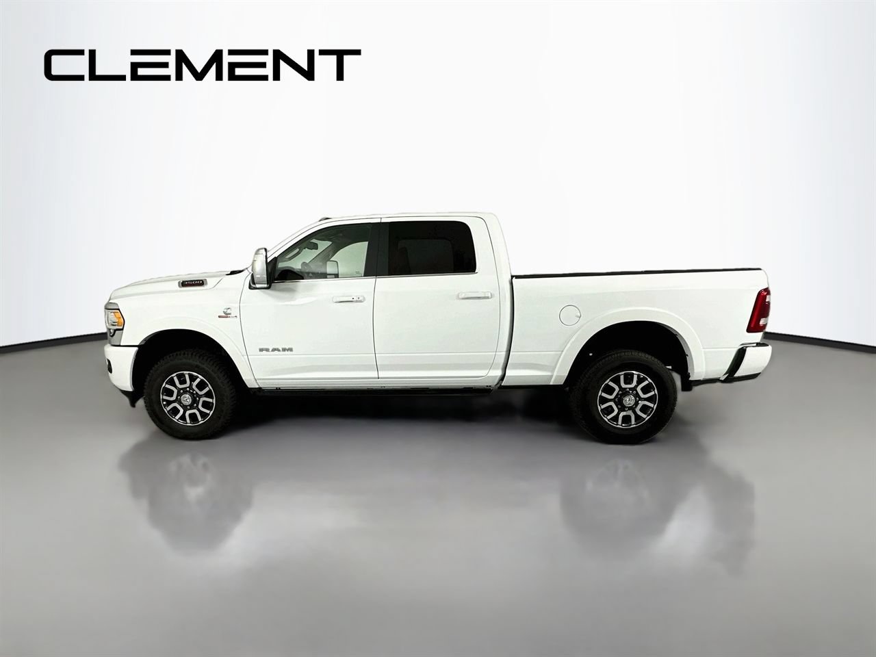 Used 2024 RAM 3500 Limited AWD/4WD image 6