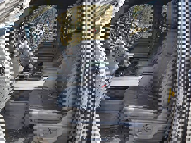 Certified 2022 Ford F250 Lariat w/ Black Appearance Package image 3