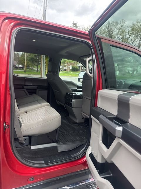 Certified 2018 Ford F250 XLT w/ XLT Premium Package AWD/4WD image 19