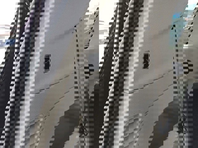 Used 2024 Chrysler Voyager LX image 12