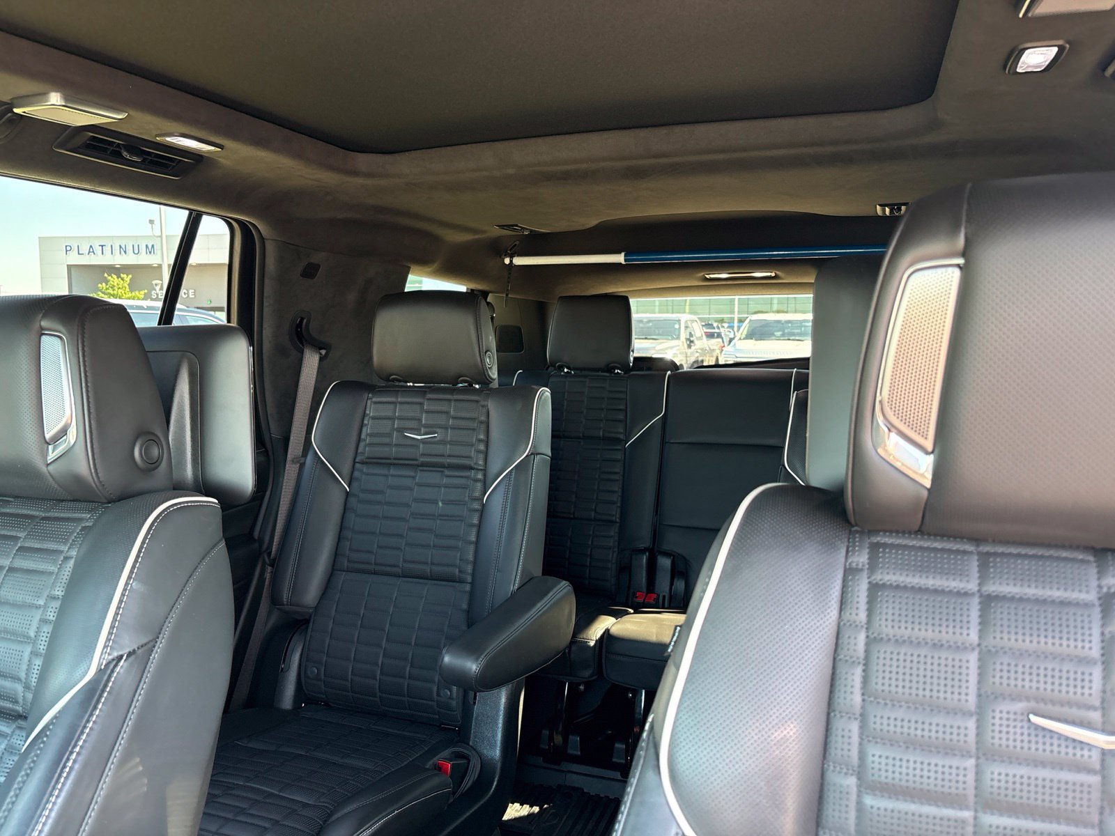 Used 2024 Cadillac Escalade Sport Platinum w/ LPO, ONYX Package AWD/4WD image 17