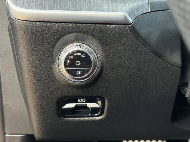 Used 2024 Mercedes-Benz C 300 Sedan image 23