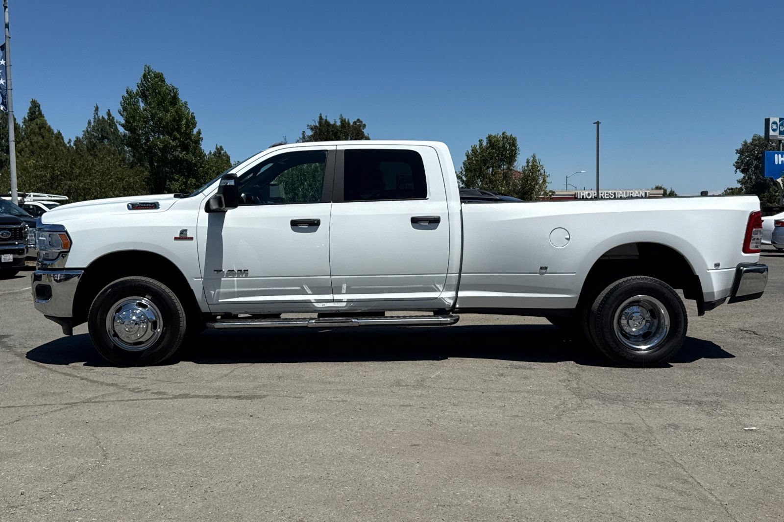 Used 2024 RAM 3500 Big Horn AWD/4WD image 7