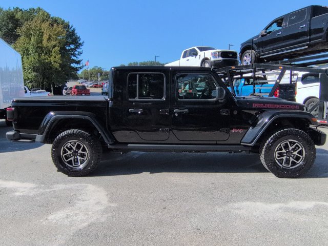 Used 2025 Jeep Gladiator Rubicon AWD/4WD image 3