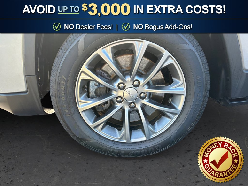 Used 2019 Jeep Cherokee Latitude Plus FWD image 13