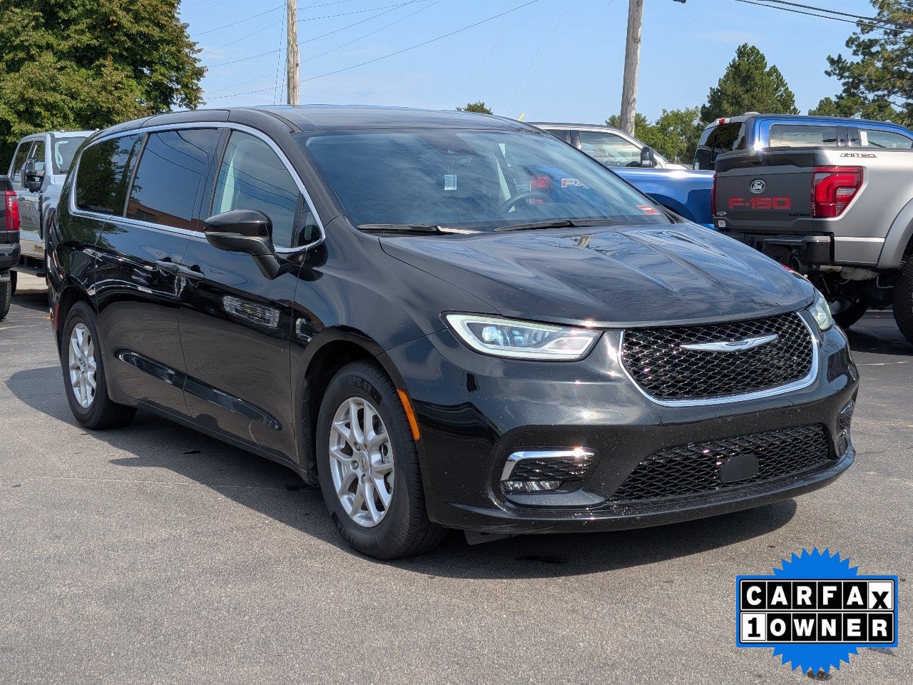 Used 2023 Chrysler Pacifica Touring-L FWD image 34