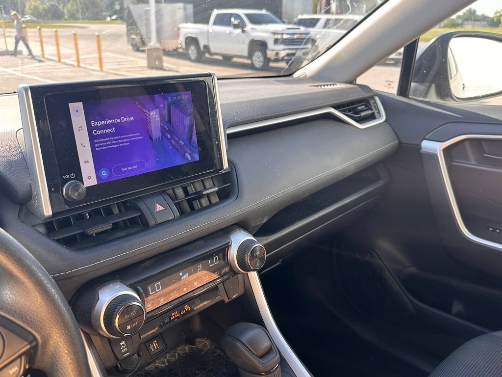 Used 2023 Toyota RAV4 LE AWD/4WD image 25
