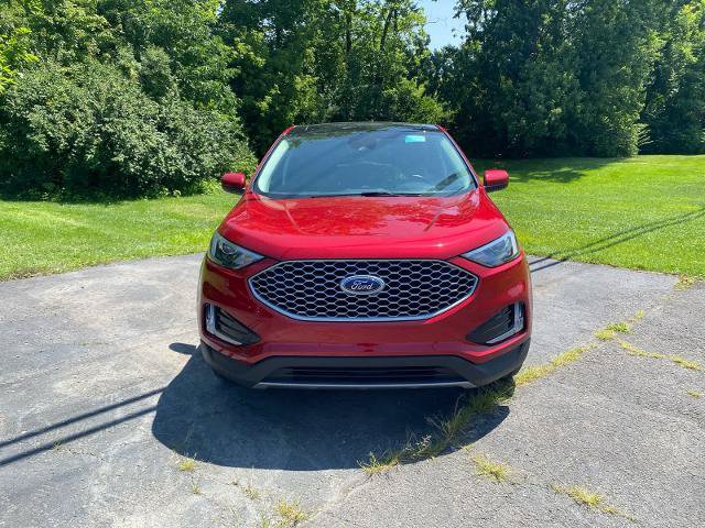 Certified 2023 Ford Edge SEL w/ Convenience Package AWD/4WD image 2