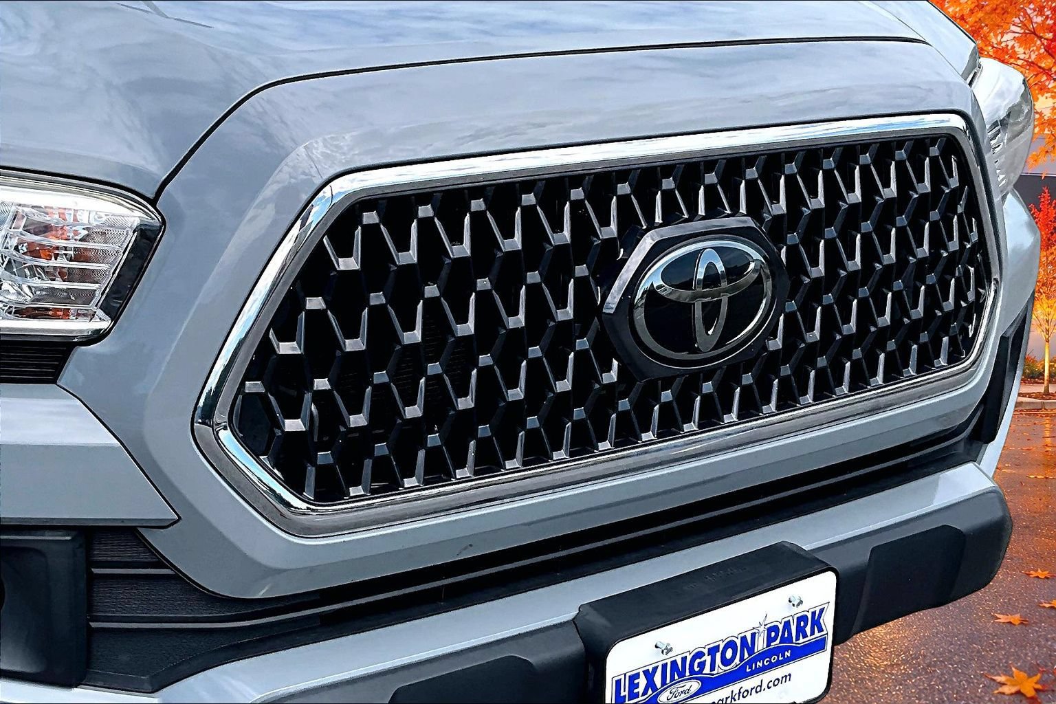 Used 2019 Toyota Tacoma TRD Off-Road AWD/4WD image 34