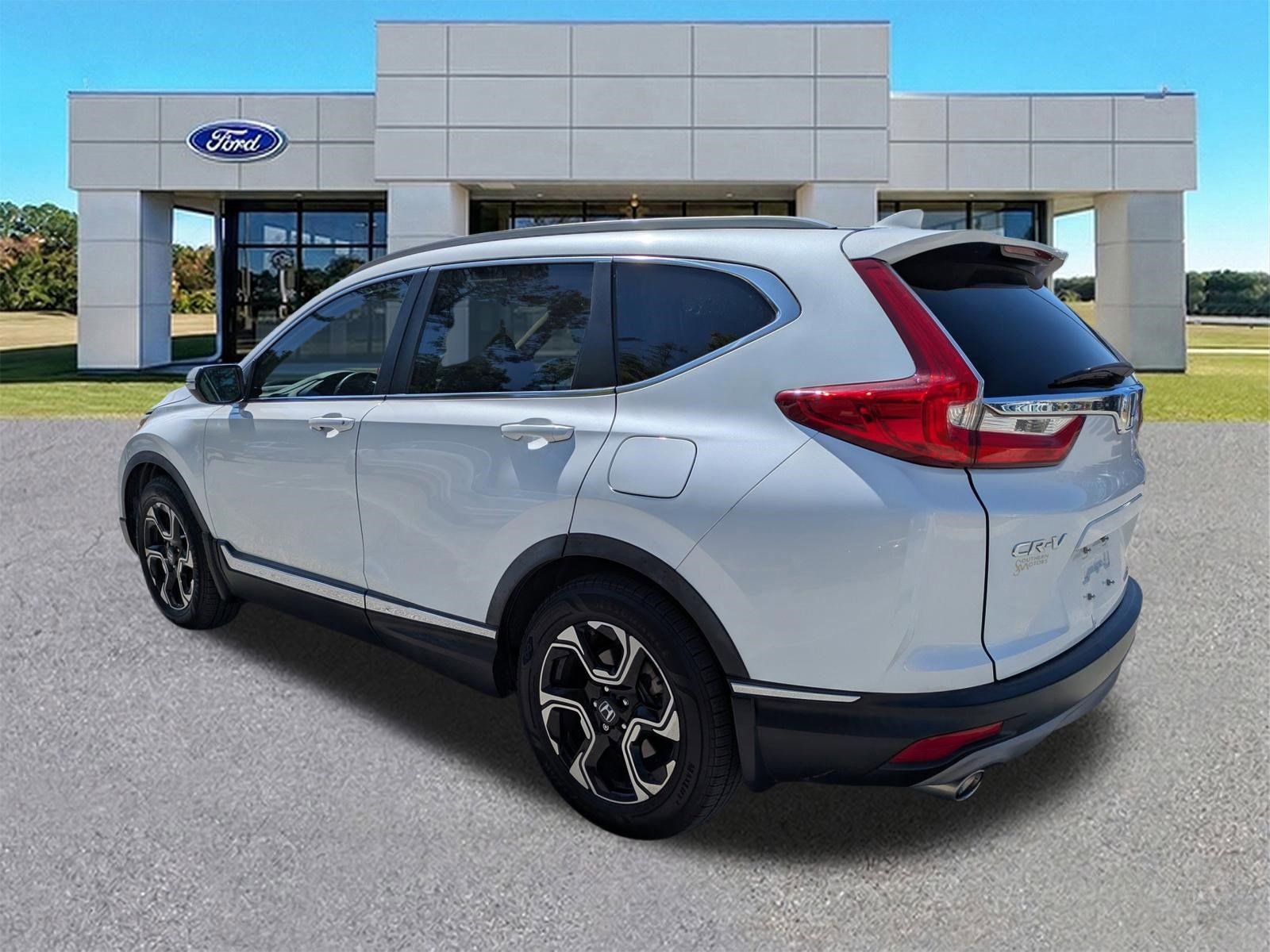 Used 2019 Honda CR-V Touring image 3