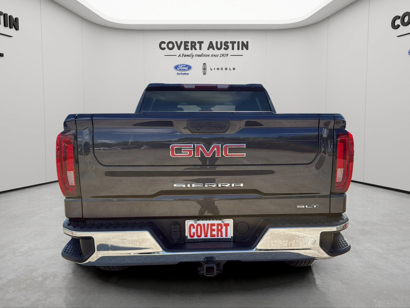 Used 2024 GMC Sierra 1500 SLT AWD/4WD image 4