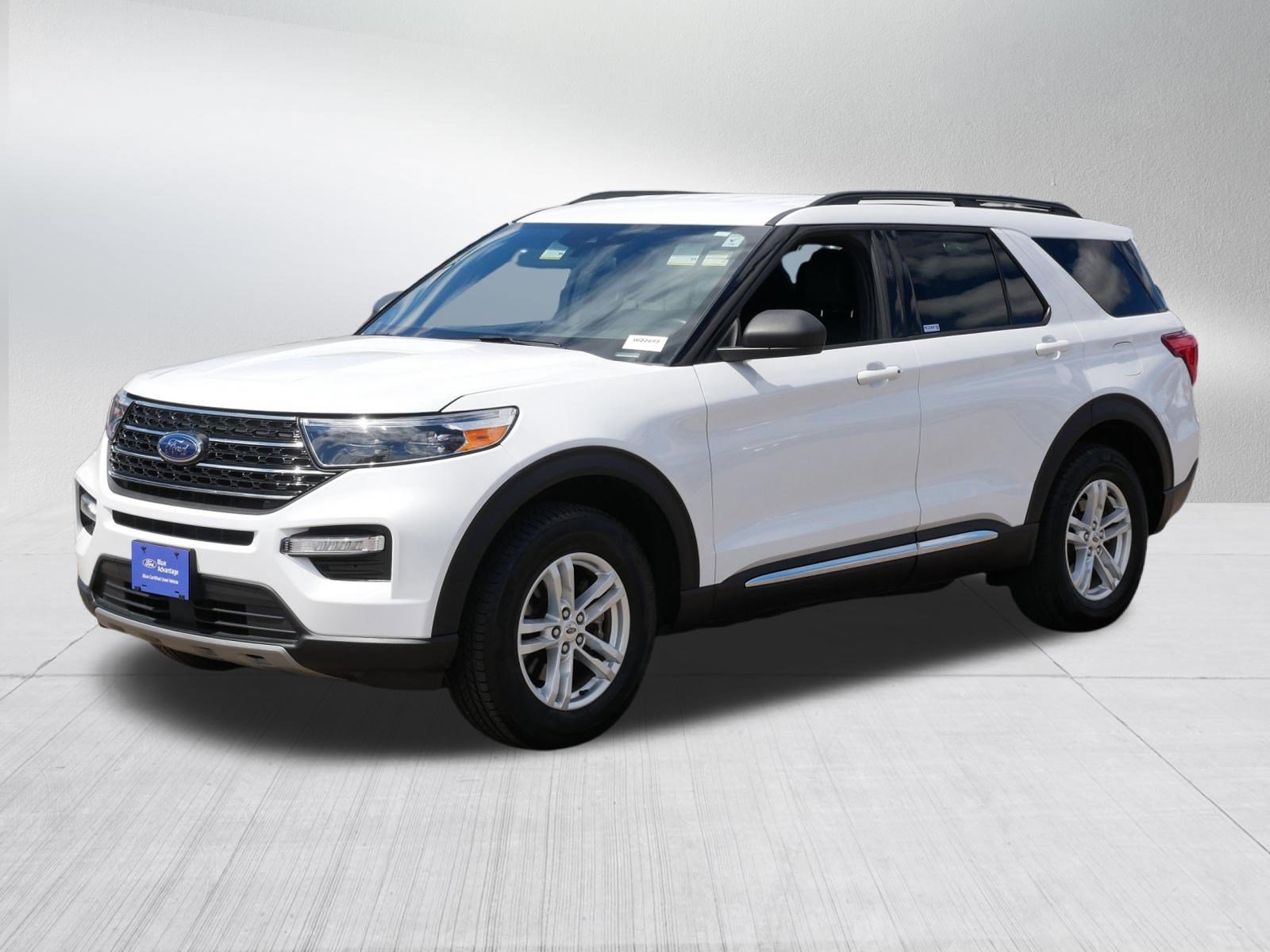 Certified 2020 Ford Explorer XLT w/ Equipment Group 202A AWD/4WD image 3