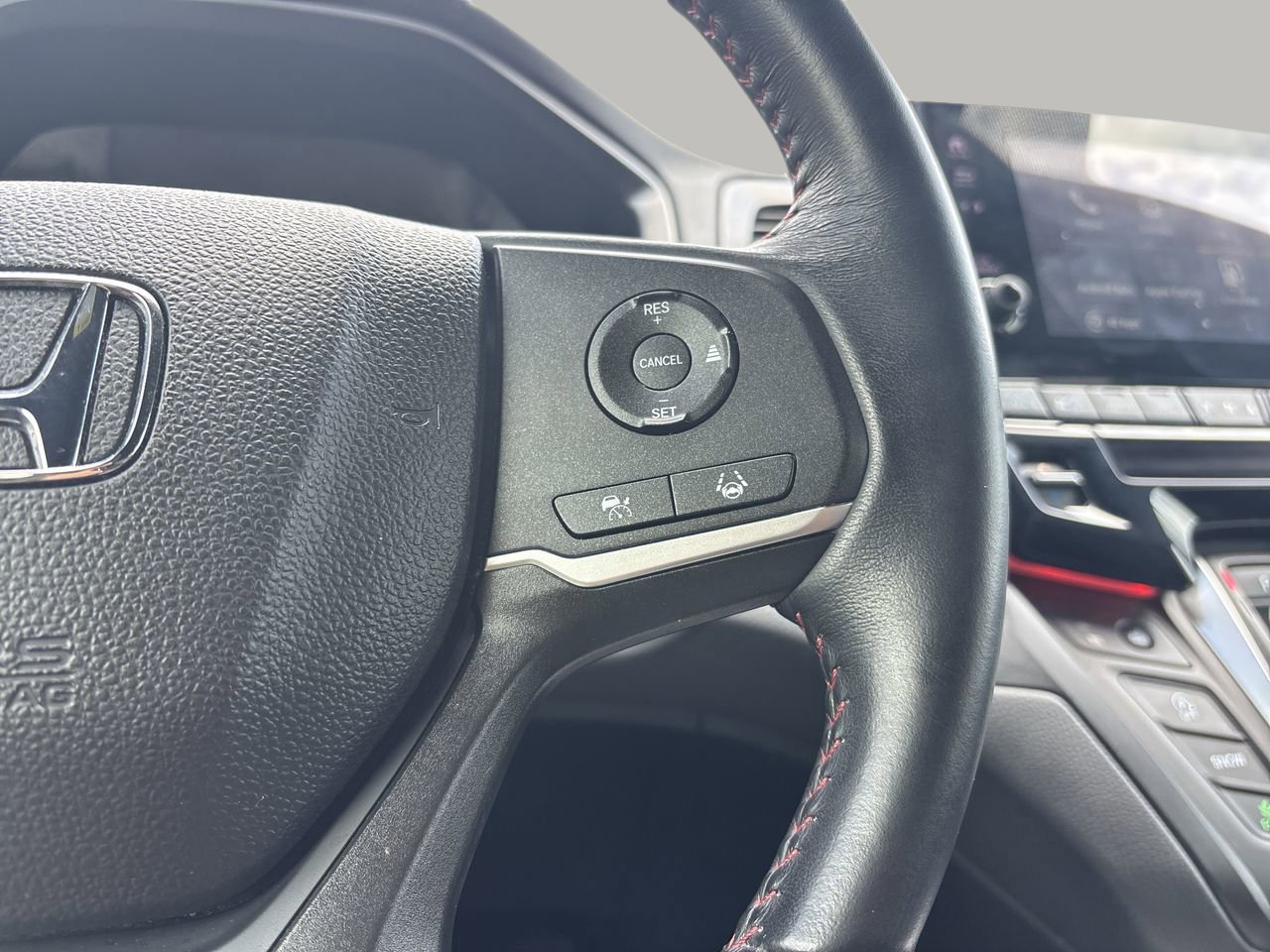 Used 2024 Honda Odyssey Sport image 35