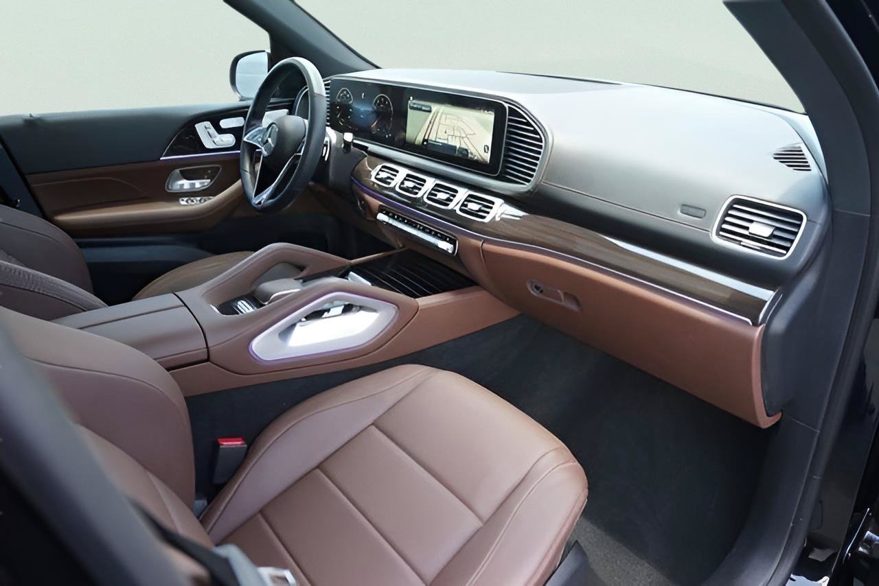 Used 2025 Mercedes-Benz GLS 450 4MATIC image 20