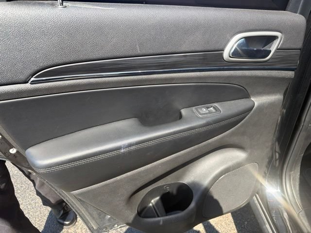 Used 2019 Jeep Grand Cherokee Limited AWD/4WD image 15