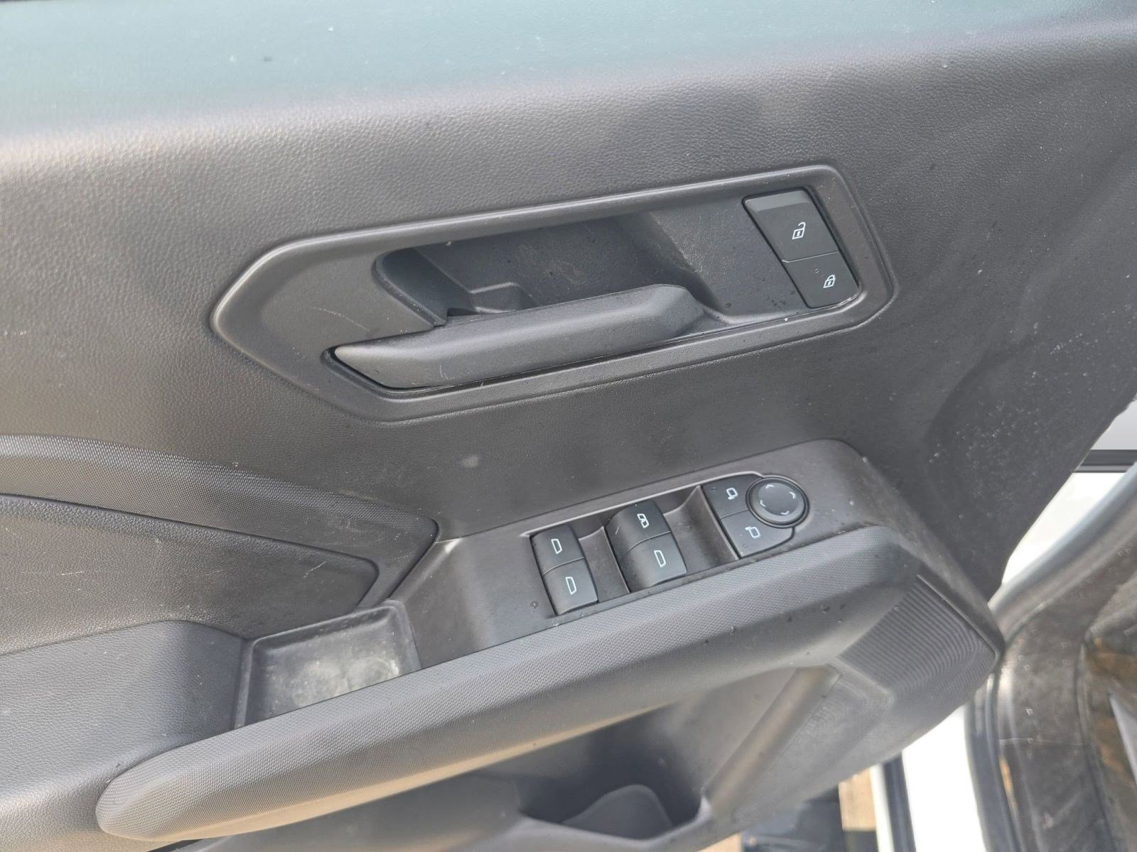 Used 2025 Chevrolet Colorado Trail Boss image 11