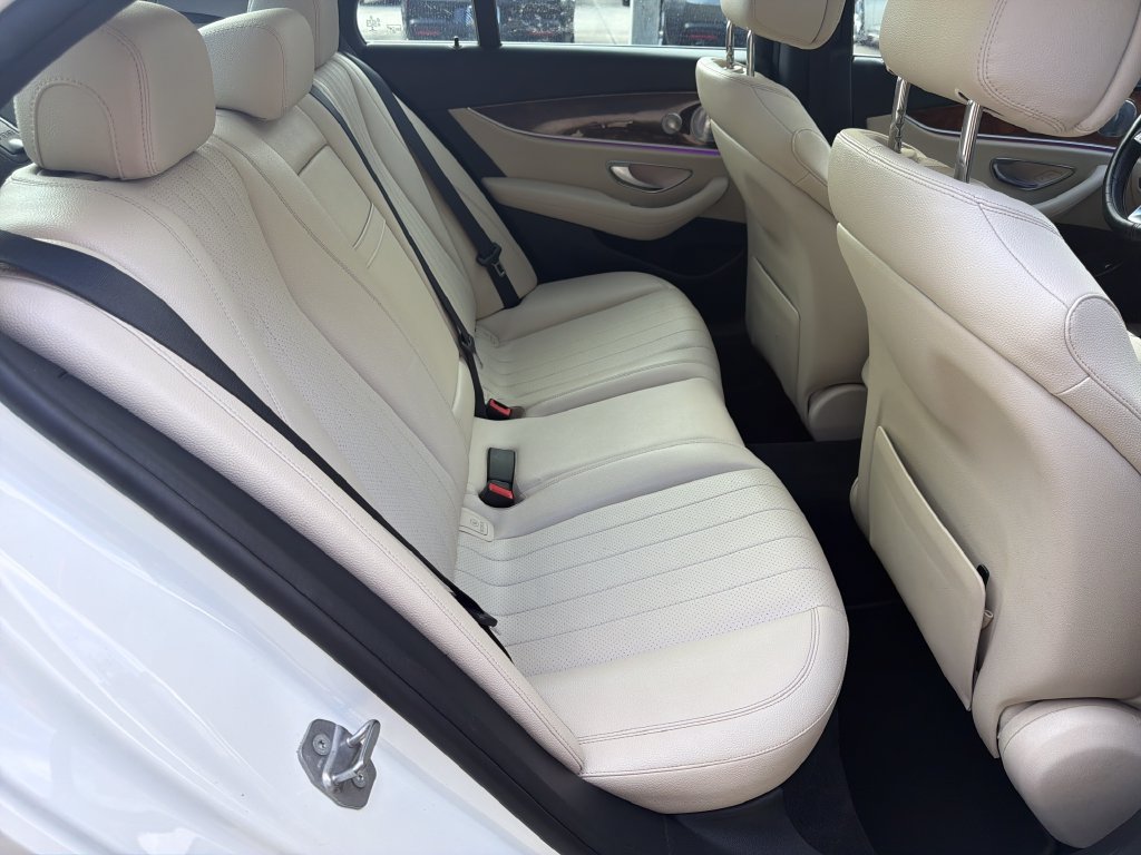 Used 2017 Mercedes-Benz E 300 image 28